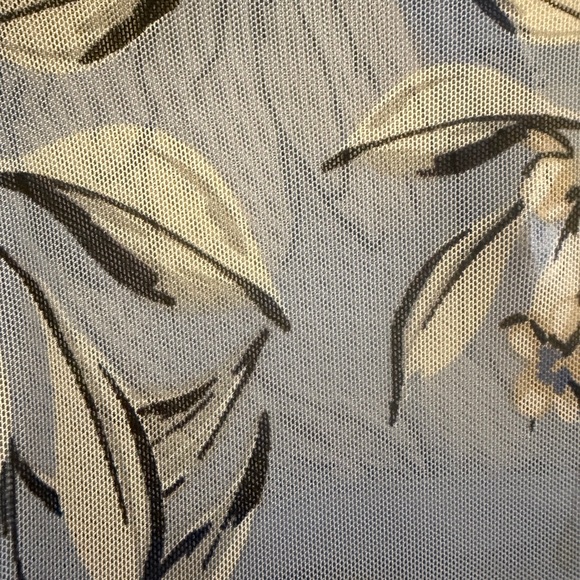 Cocomo Women's size L lined mesh floral blouse Blue work casual 3/4 tab sleeve - Picture 15 of 15